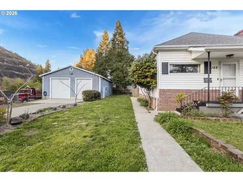 148 SE Houck Avenue Roseburg OR 97470