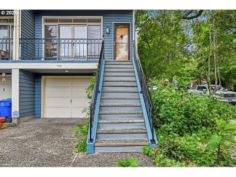7988 SE Grand Avenue Portland OR 97202