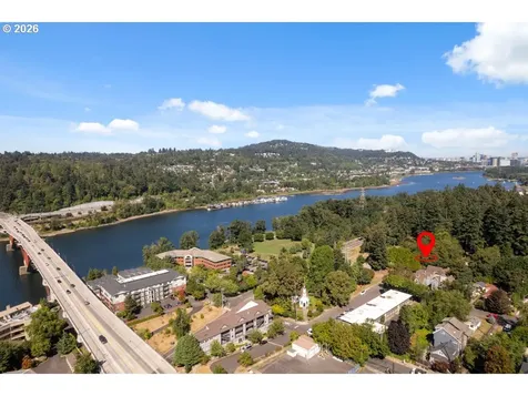 7988 SE Grand Avenue Portland OR 97202