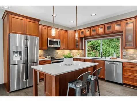 17867 Sundown Court Lake Oswego OR 97034