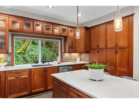 17867 Sundown Court Lake Oswego OR 97034