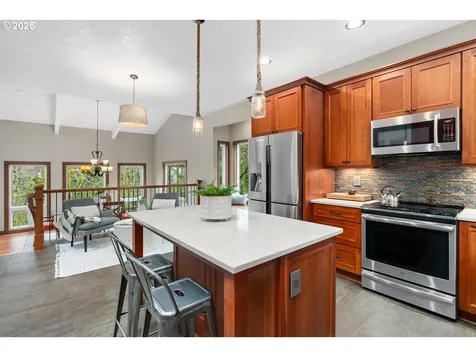 17867 Sundown Court Lake Oswego OR 97034