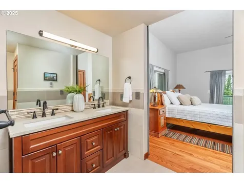 17867 Sundown Court Lake Oswego OR 97034