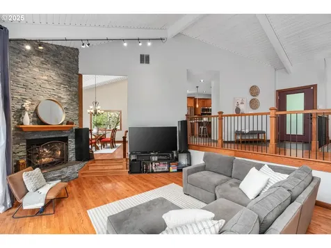 17867 Sundown Court Lake Oswego OR 97034