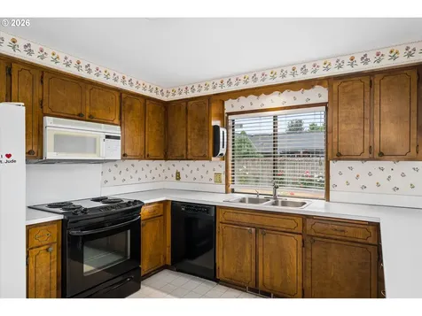 2177 Firth Avenue Springfield OR 97477