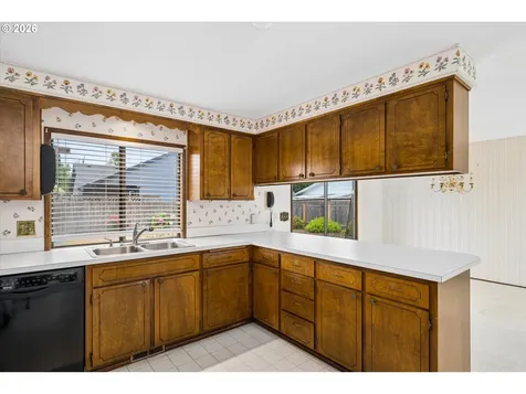 2177 Firth Avenue Springfield OR 97477