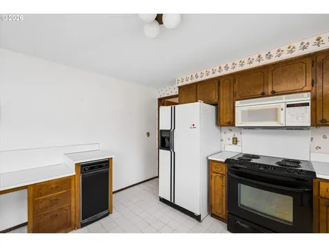 2177 Firth Avenue Springfield OR 97477