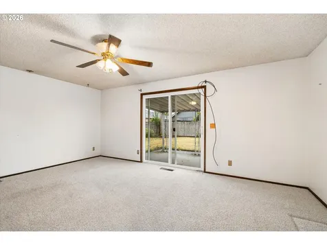 2177 Firth Avenue Springfield OR 97477