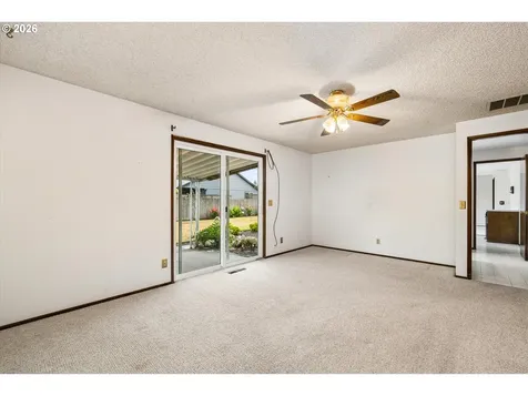 2177 Firth Avenue Springfield OR 97477