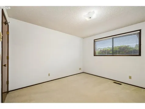 2177 Firth Avenue Springfield OR 97477