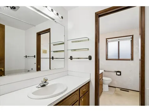 2177 Firth Avenue Springfield OR 97477
