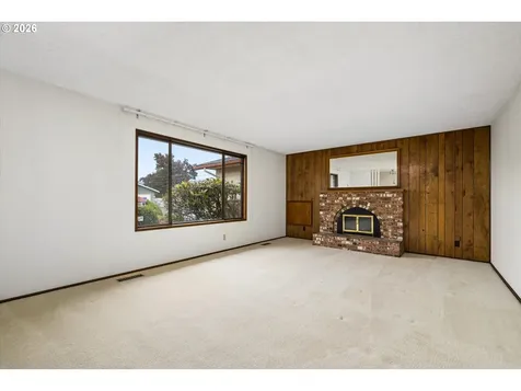 2177 Firth Avenue Springfield OR 97477