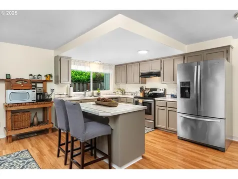 16804 SW Canby Court Beaverton OR 97007