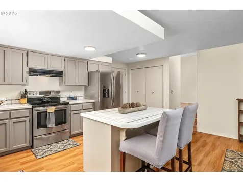 16804 SW Canby Court Beaverton OR 97007