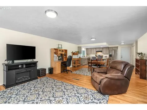 16804 SW Canby Court Beaverton OR 97007
