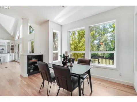 5770 Dogwood Drive Lake Oswego OR 97035