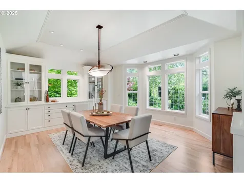 5770 Dogwood Drive Lake Oswego OR 97035