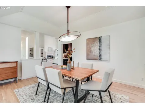 5770 Dogwood Drive Lake Oswego OR 97035