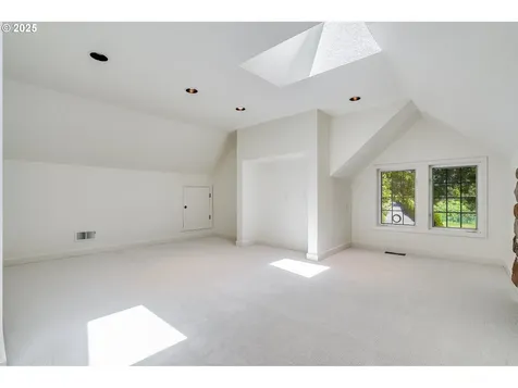 5770 Dogwood Drive Lake Oswego OR 97035