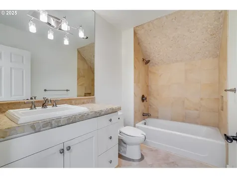 5770 Dogwood Drive Lake Oswego OR 97035