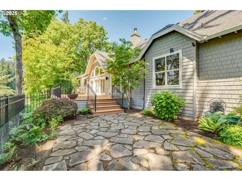 5770 Dogwood Drive Lake Oswego OR 97035
