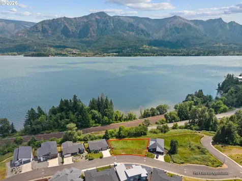 200 Lower Basso Circle Stevenson WA 98648