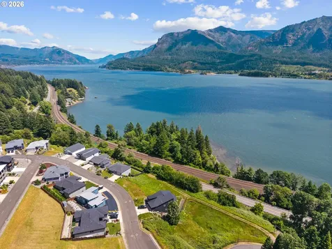 200 Lower Basso Circle Stevenson WA 98648