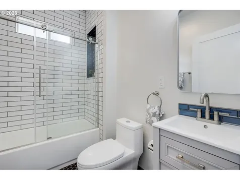 4711 NE 31st Avenue Portland OR 97211