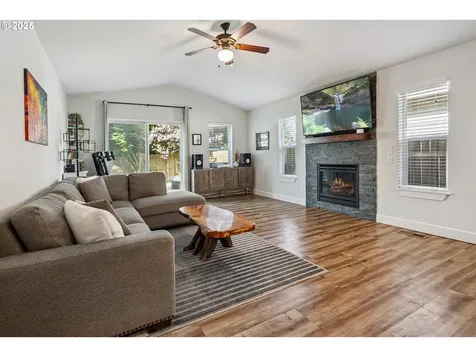 2740 Nina Place Hubbard OR 97032