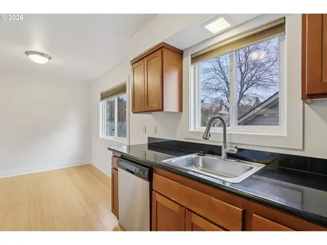 2301 SE Caruthers Street Portland OR 97214