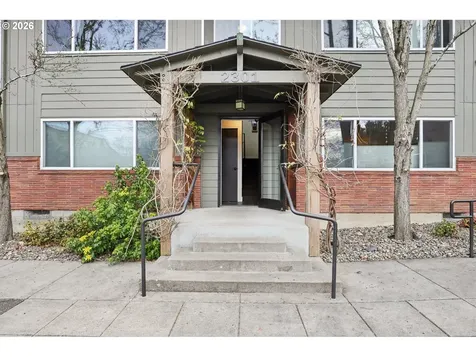 2301 SE Caruthers Street Portland OR 97214