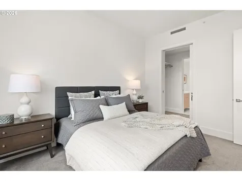 550 SW 10th Avenue Portland OR 97205