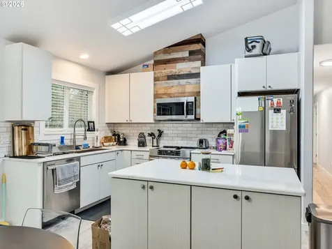 320 South Street Astoria OR 97103