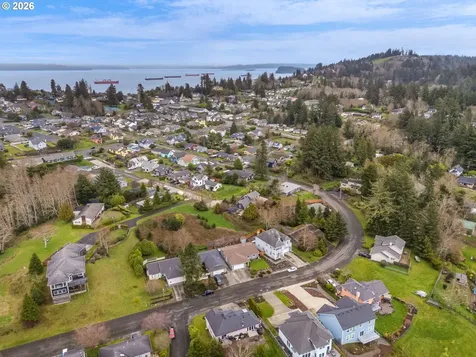 320 South Street Astoria OR 97103