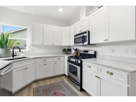 373 Camrin Loop Creswell OR 97426