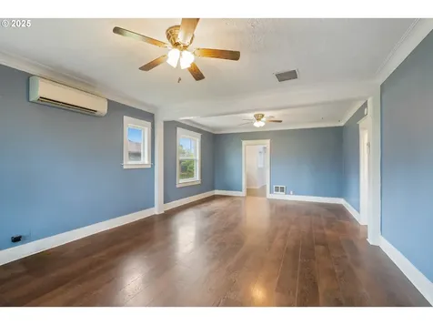 1006 Stillwell Avenue Tillamook OR 97141
