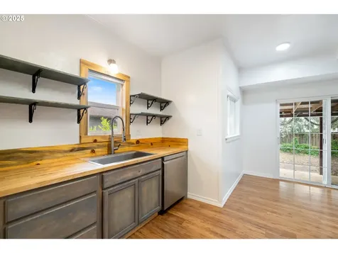 1006 Stillwell Avenue Tillamook OR 97141