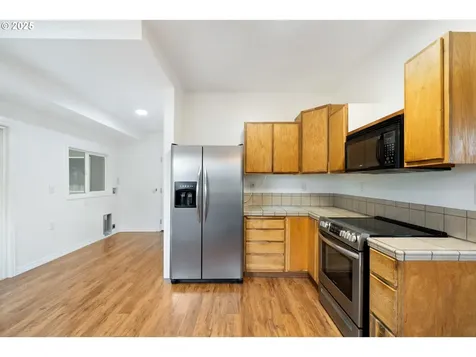 1006 Stillwell Avenue Tillamook OR 97141