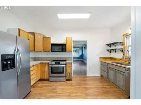 1006 Stillwell Avenue Tillamook OR 97141