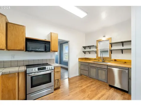 1006 Stillwell Avenue Tillamook OR 97141