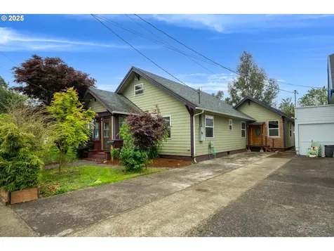 1006 Stillwell Avenue Tillamook OR 97141