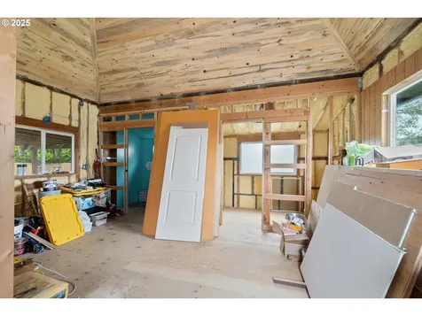 1006 Stillwell Avenue Tillamook OR 97141