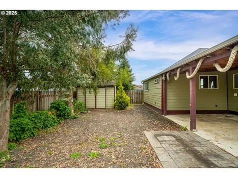 1006 Stillwell Avenue Tillamook OR 97141