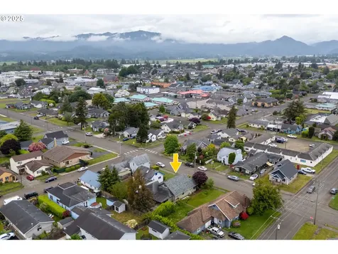 1006 Stillwell Avenue Tillamook OR 97141