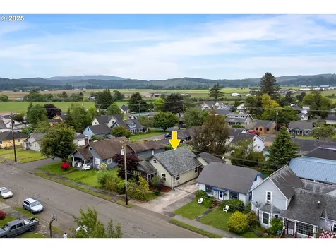 1006 Stillwell Avenue Tillamook OR 97141