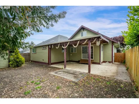 1006 Stillwell Avenue Tillamook OR 97141
