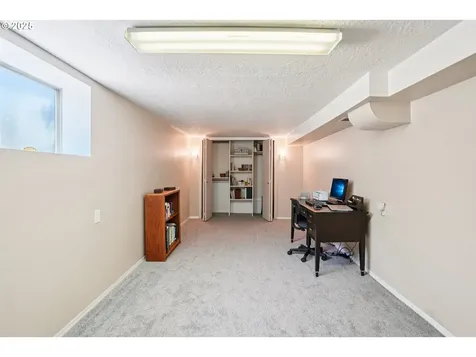5018 N Vanderbilt Street Portland OR 97203