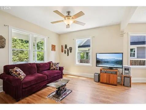 5018 N Vanderbilt Street Portland OR 97203