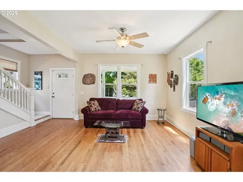 5018 N Vanderbilt Street Portland OR 97203
