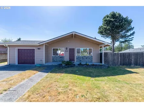 1532 Johnson Street North Bend OR 97459